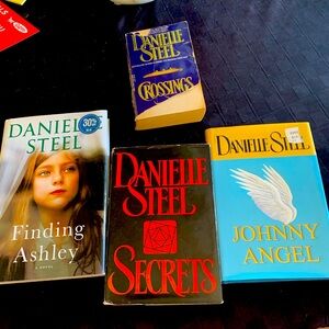 For Daniel Steel lovers, 4 great novels full of intrigue and romance